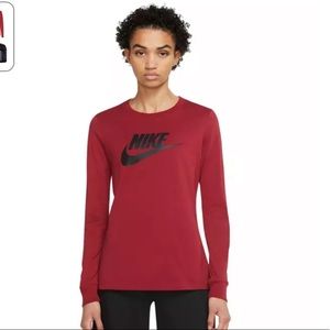 Nike Women's Sportswear Long-Sleeve Tee
